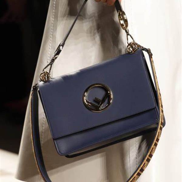 popular handbag brands