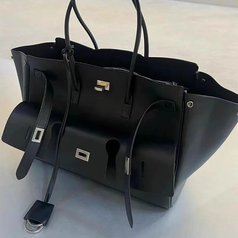 black handbag